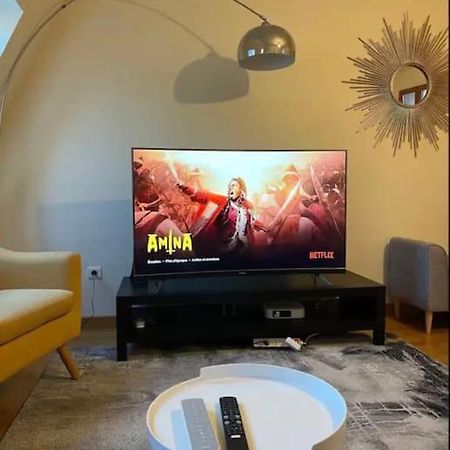 Quiet And Spacious Apartment Near Champs Elysees パリ エクステリア 写真
