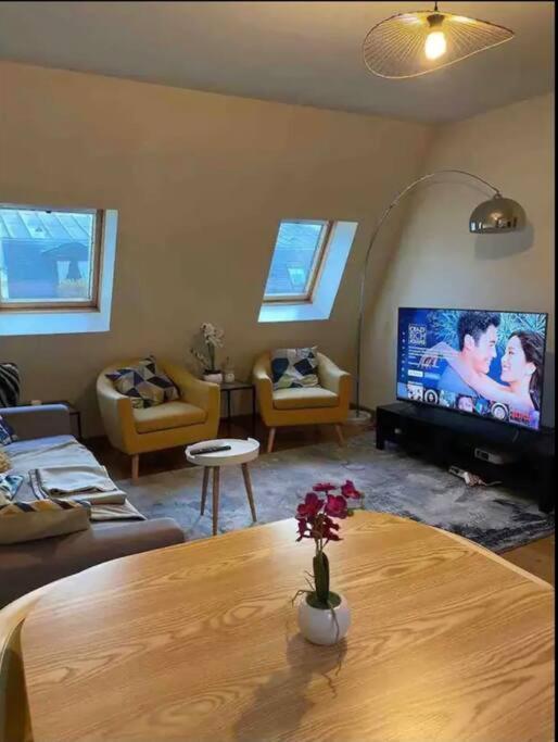 Quiet And Spacious Apartment Near Champs Elysees パリ エクステリア 写真