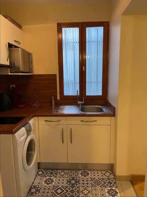 Quiet And Spacious Apartment Near Champs Elysees パリ エクステリア 写真