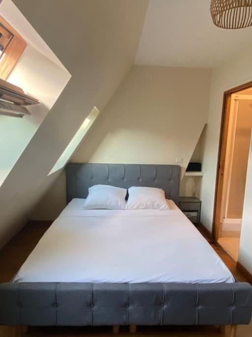 Quiet And Spacious Apartment Near Champs Elysees パリ エクステリア 写真
